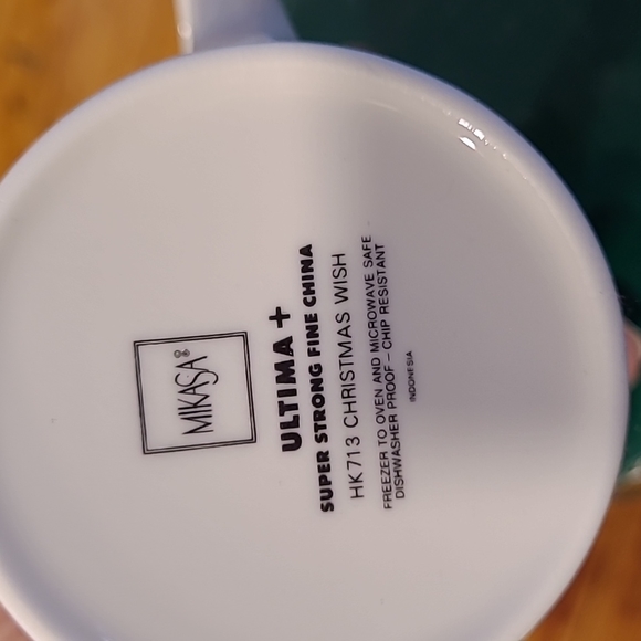 NIB MIKASA FINE CHINA CHRISTMAS WISH SET OF 4 - Picture 4 of 4